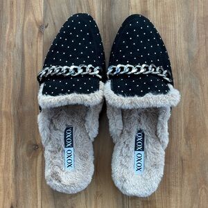 *NWOT*XOXO Black Studded/Faux Fur Size 8 Mules